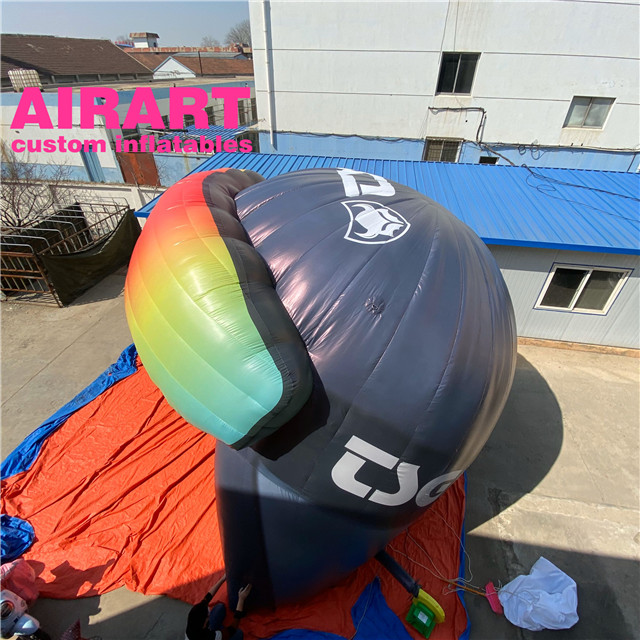 Inflatable sports helmet inflatable tunnel for games
