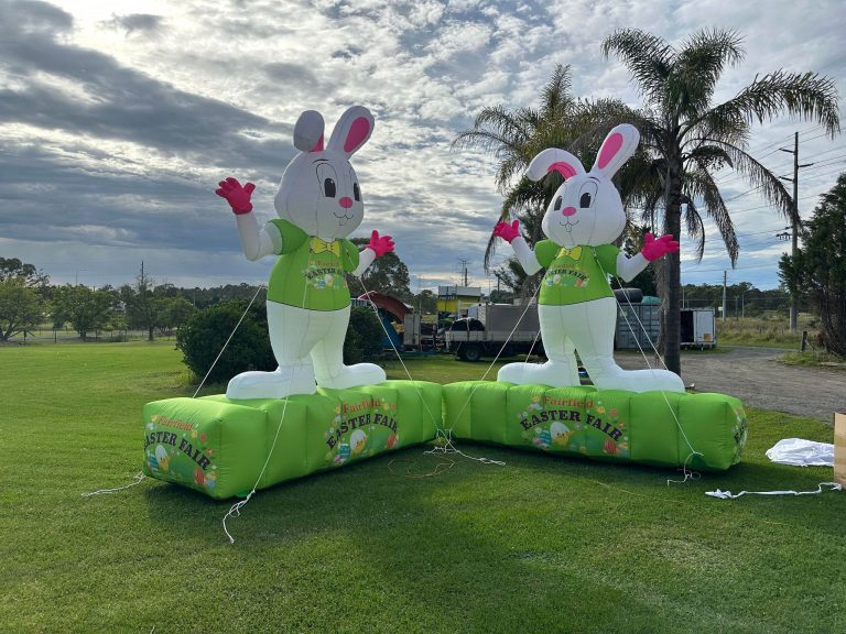 Blow ups inflatable Easter bunny for yeard decoration