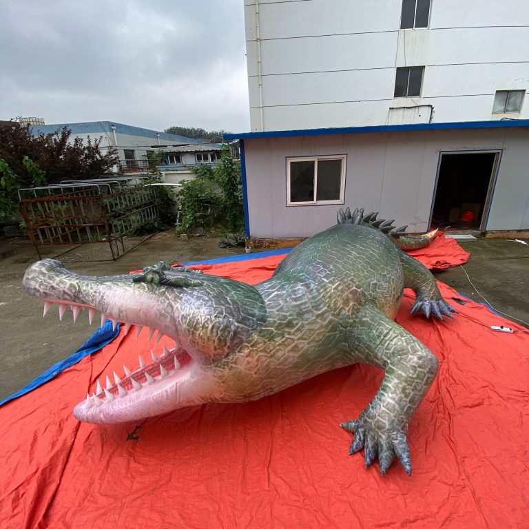 customized lifelike inflatable crocodile for decoration