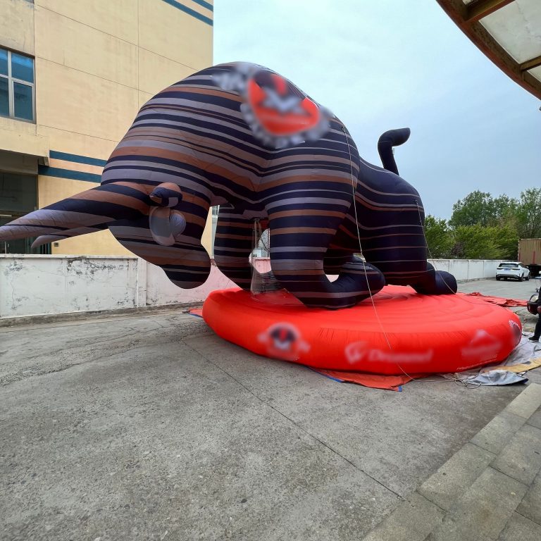 6-11m inflatable bull (9)