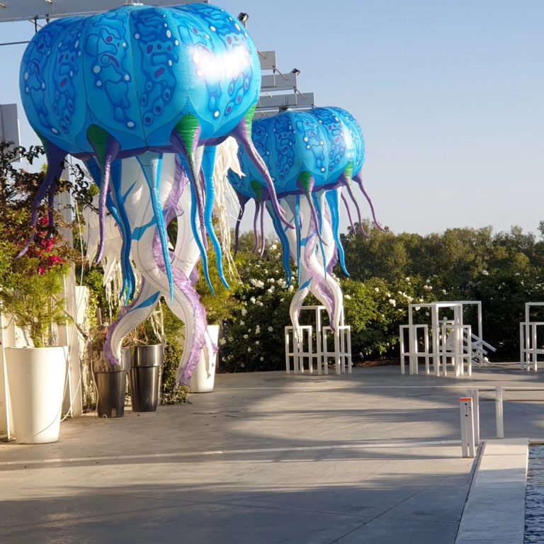 hanging inflatable jellyfish for music festival decoration