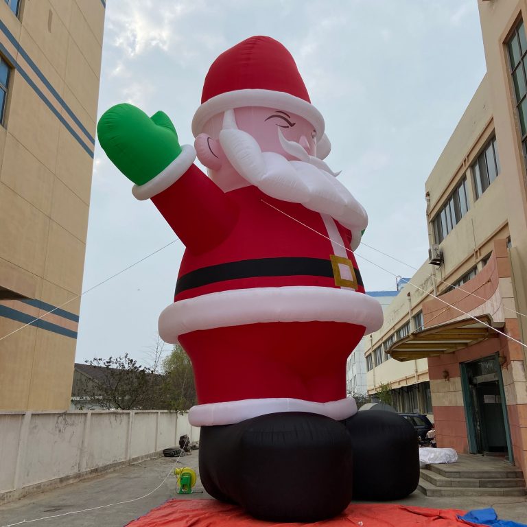 10m high inflatable santa (3)