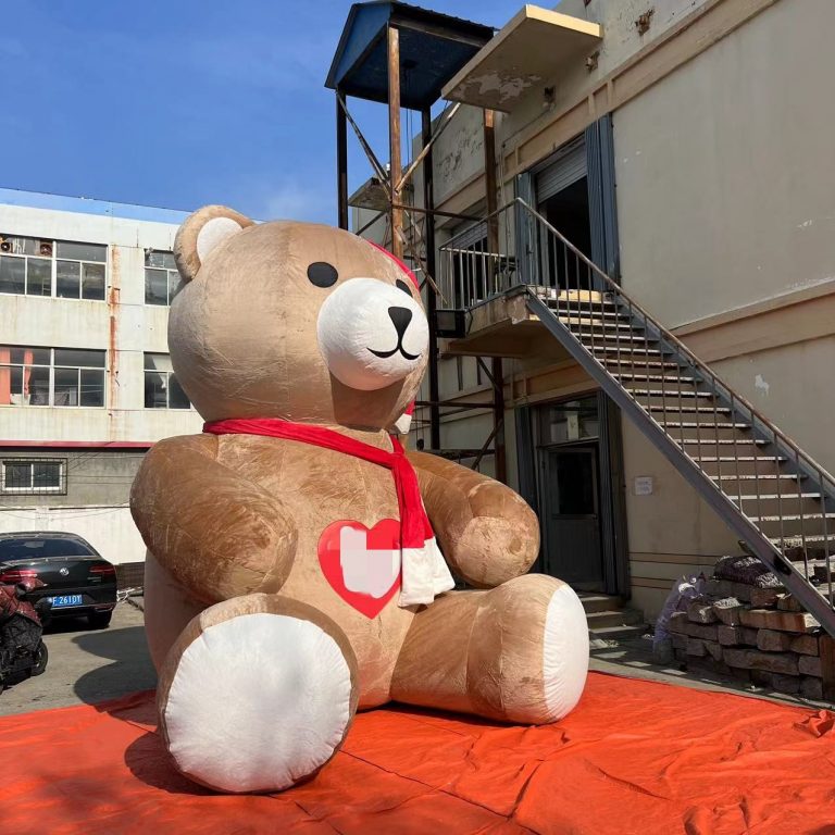 inflatable Christmas bear (7)