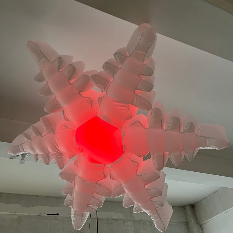 inflatable snowflake (3)