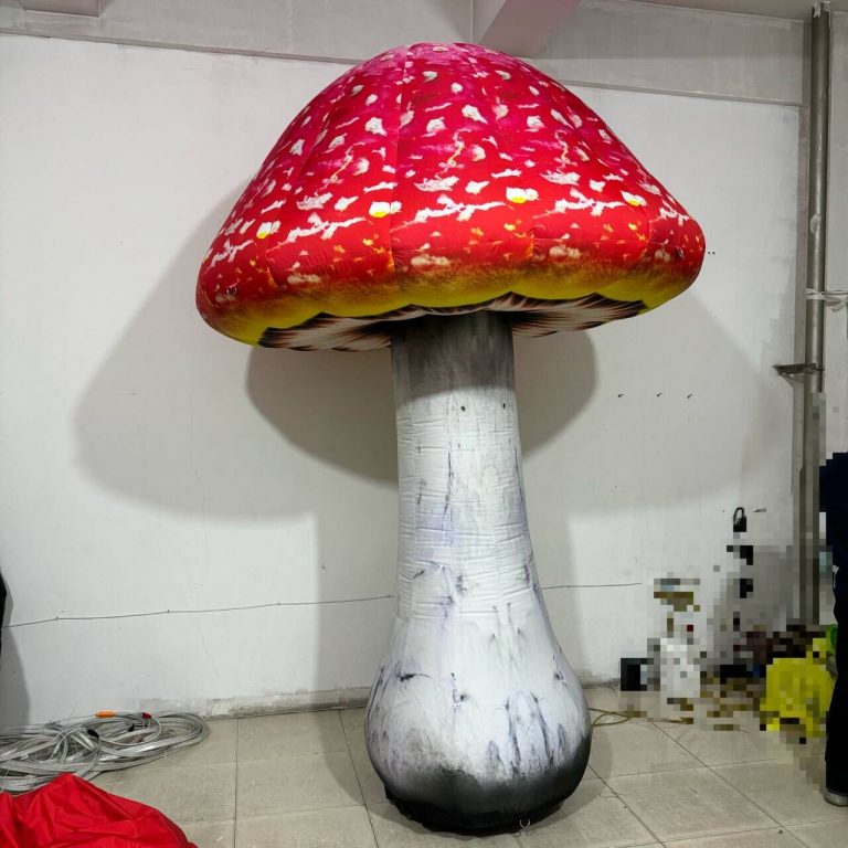 inflatable mushroom customized for theme party