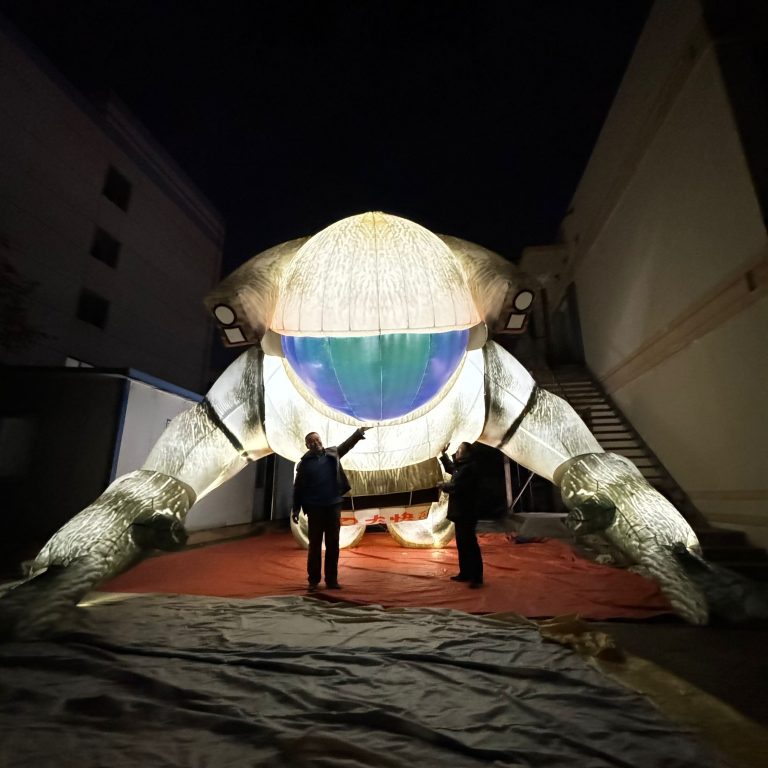 giant inflatable astronaunt with led light effect