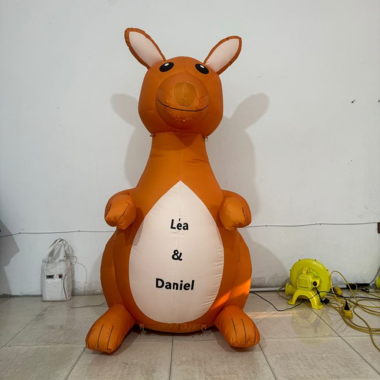 2m inflatable kangaroo (1)