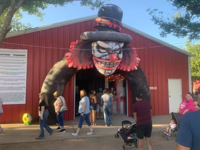 inflatable clown arch