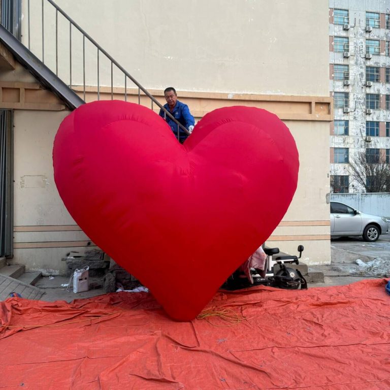 festival decoration inflatable red heart