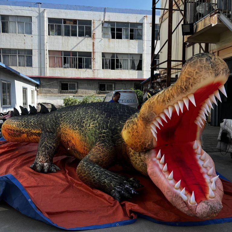 6m long inflatable crocodile customized wild animal for event