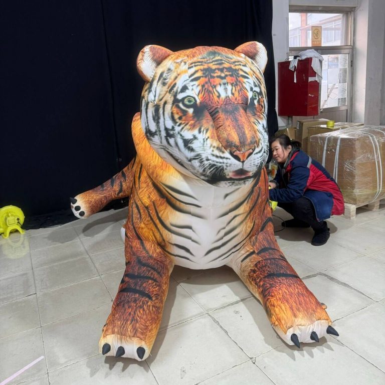 inflatable tiger (2)