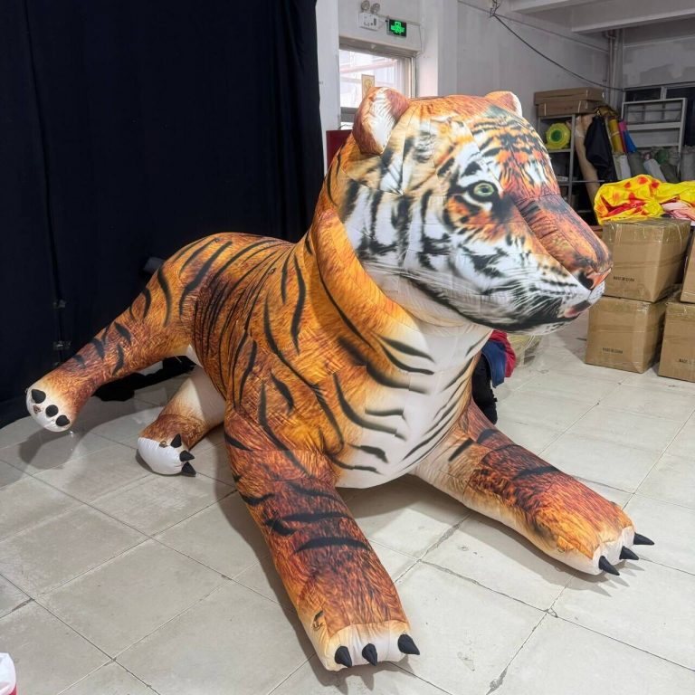 inflatable tiger (3)