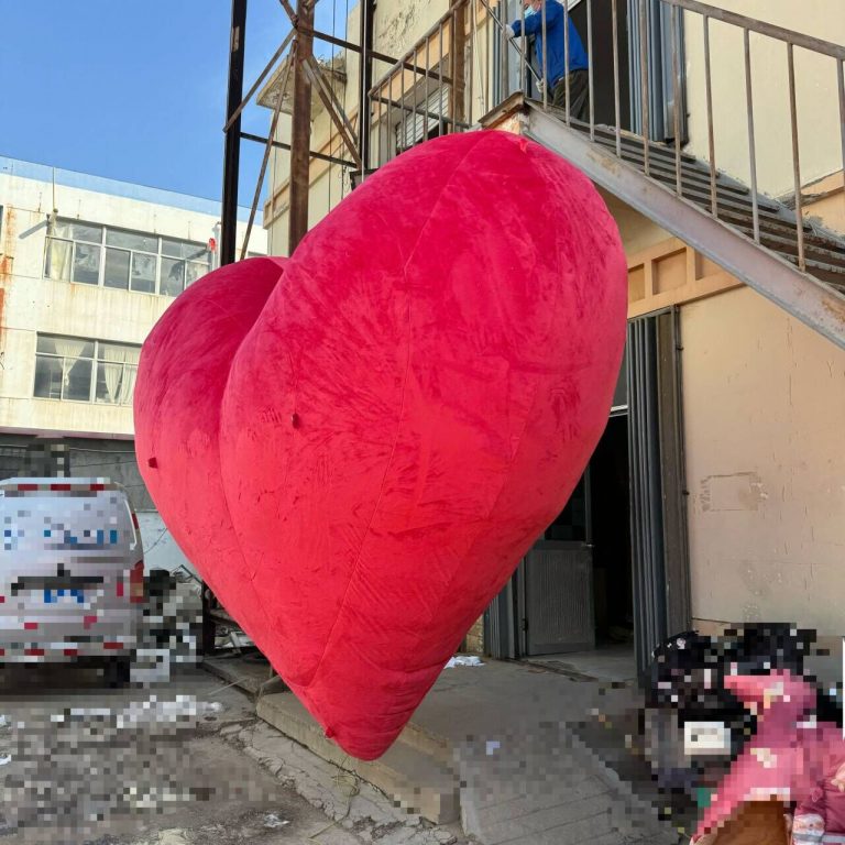 plush inflatable heart balloon (2)