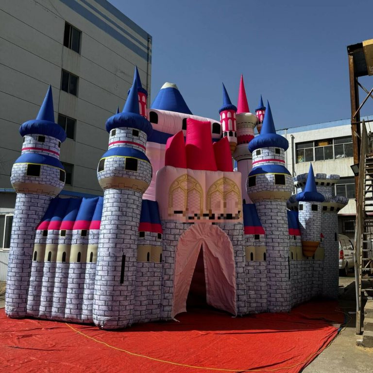6m tall inflatable castle (5)