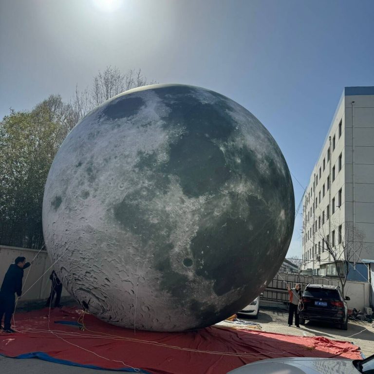 8m inflatable moon (1)
