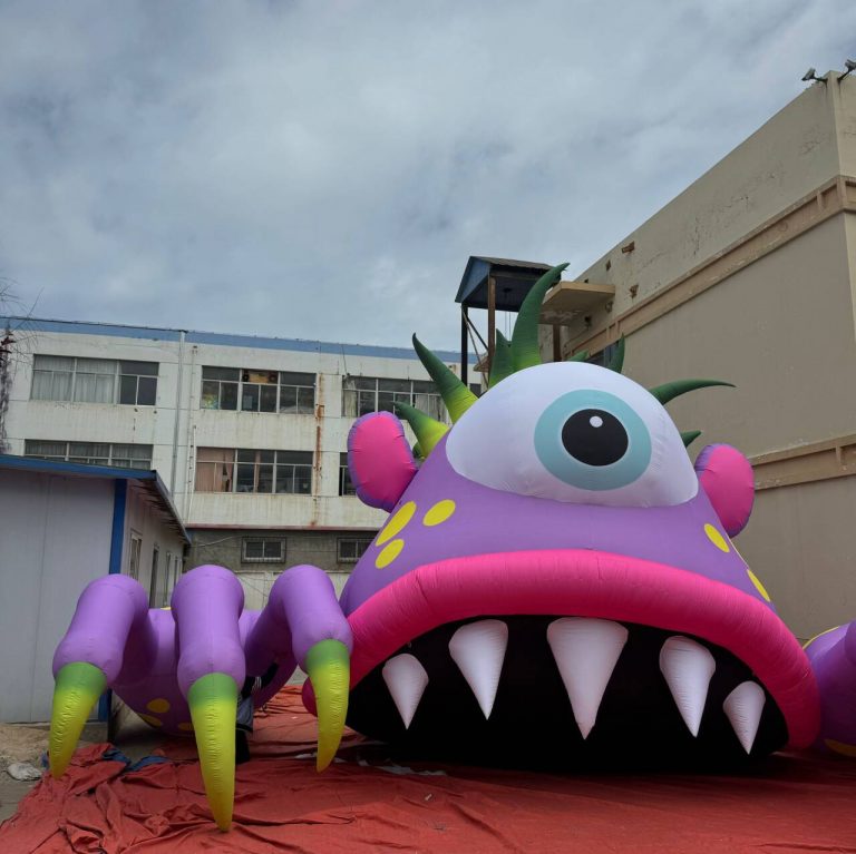 8m wide inflatable monster (3)