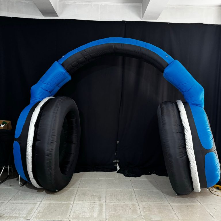 blue earphone (1)
