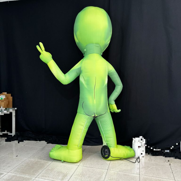 inflatable Alien (4)