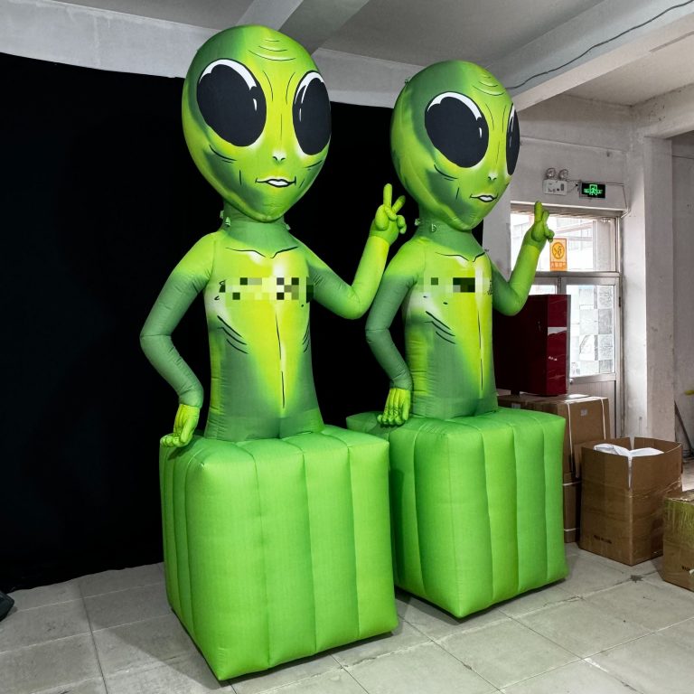 movie cartoons inflatable Alien characters for decor