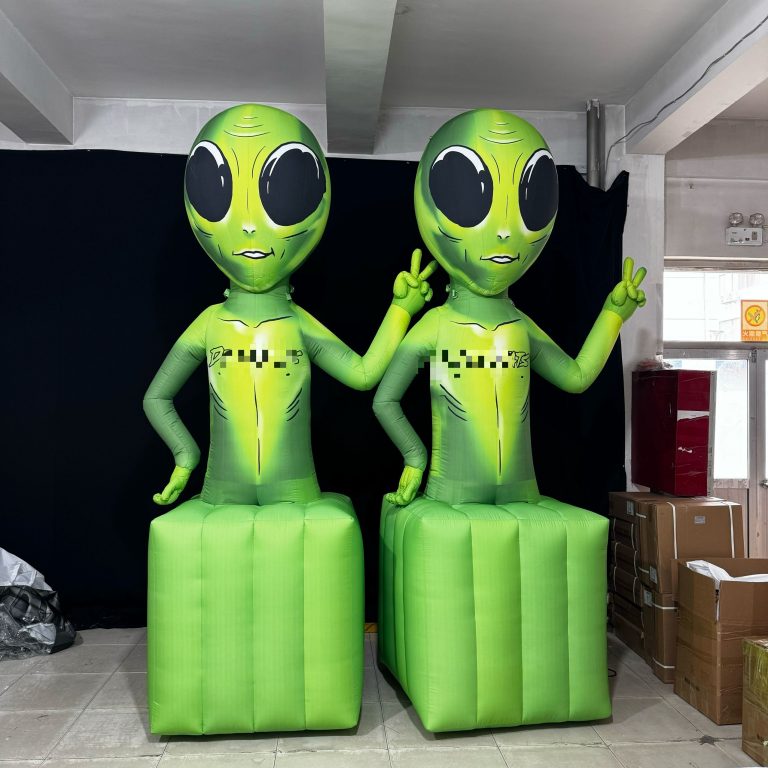 inflatable Alien (8)