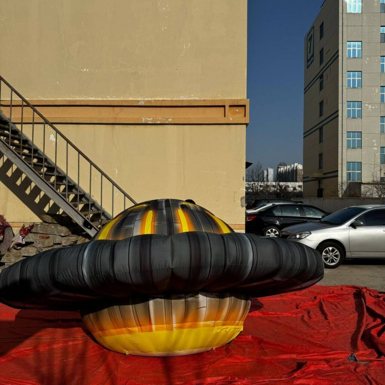 inflatable UFO (3)