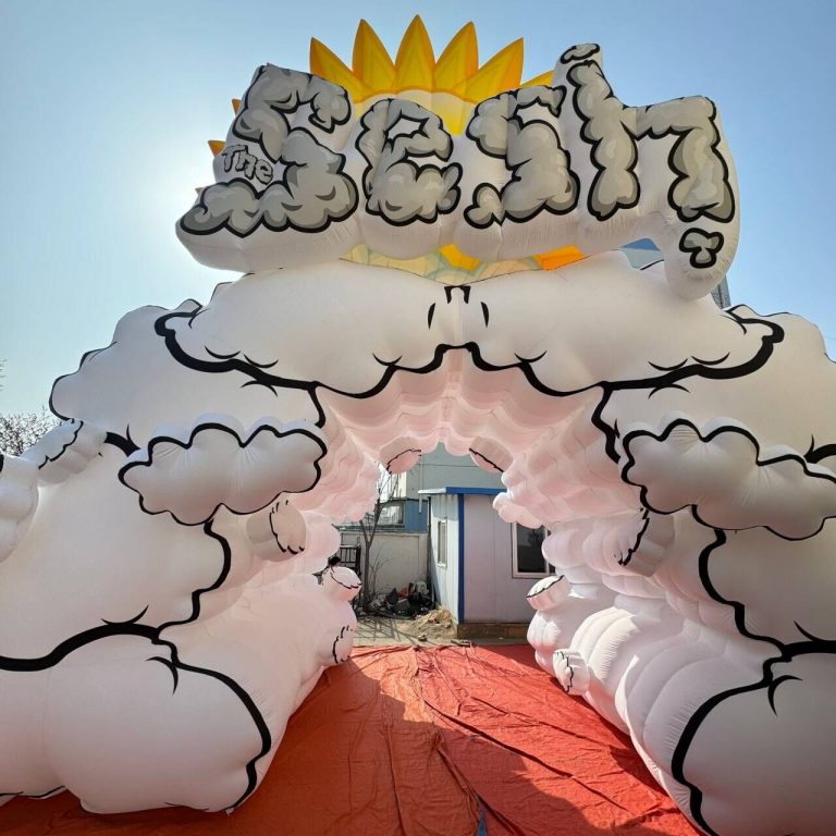 giant inflatable cloud arch inflatable cloud entrance for event