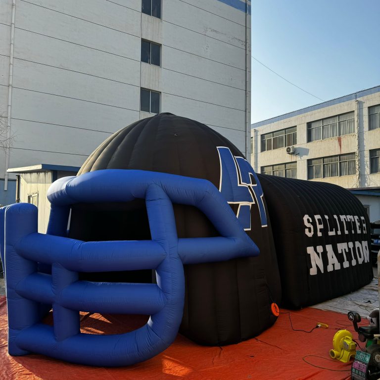 4.5m high inflatable helmet with 5m long tunnel for sports sponsor