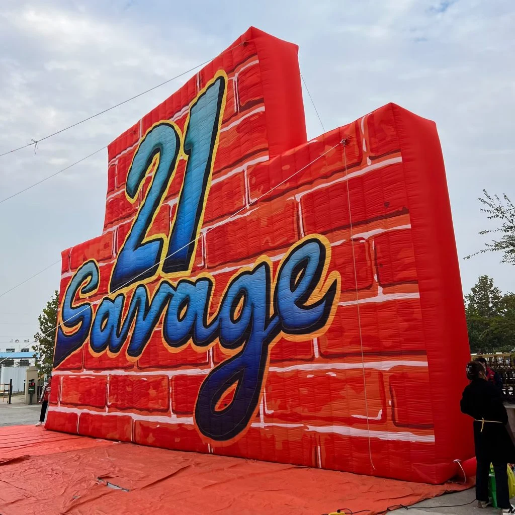 inflatable-logo-and-billboard-4
