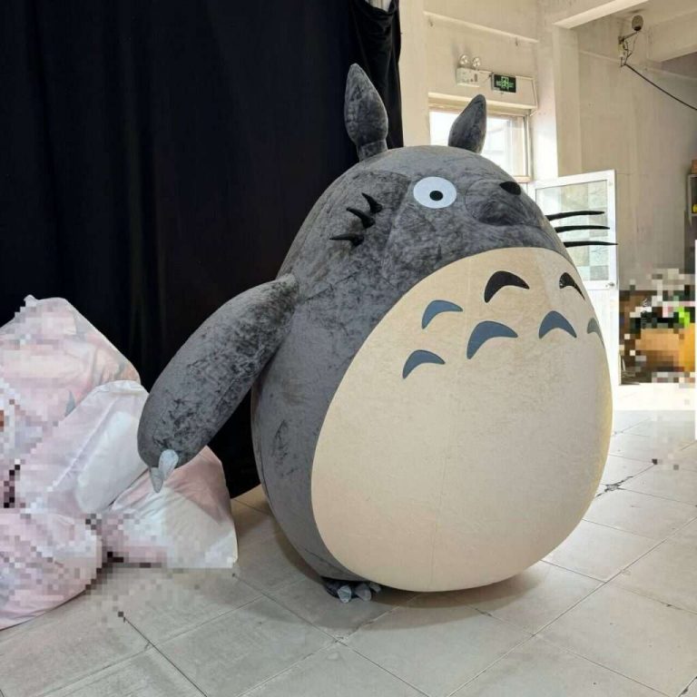 The Walking Inflatable Cartoon Characters in Comic Con Parade