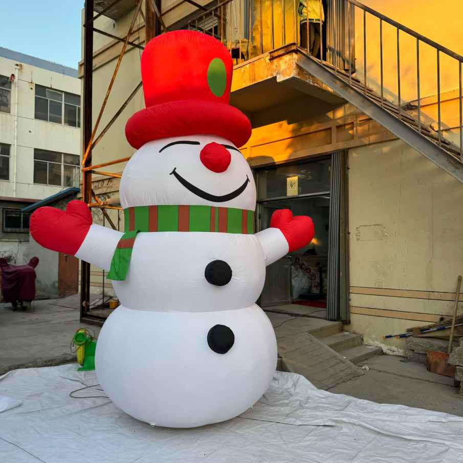 Parade Inflatable Snowman2