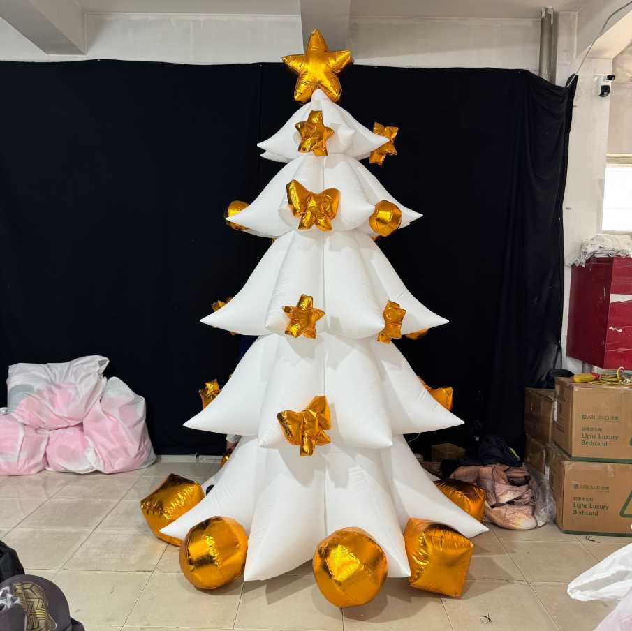 inflatable Christmas treee