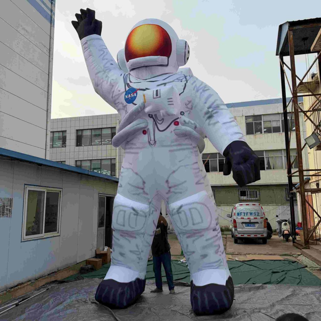Giant Inflatable Characters vs Inflatable Mascot Costumes Which Is Better for Your Event