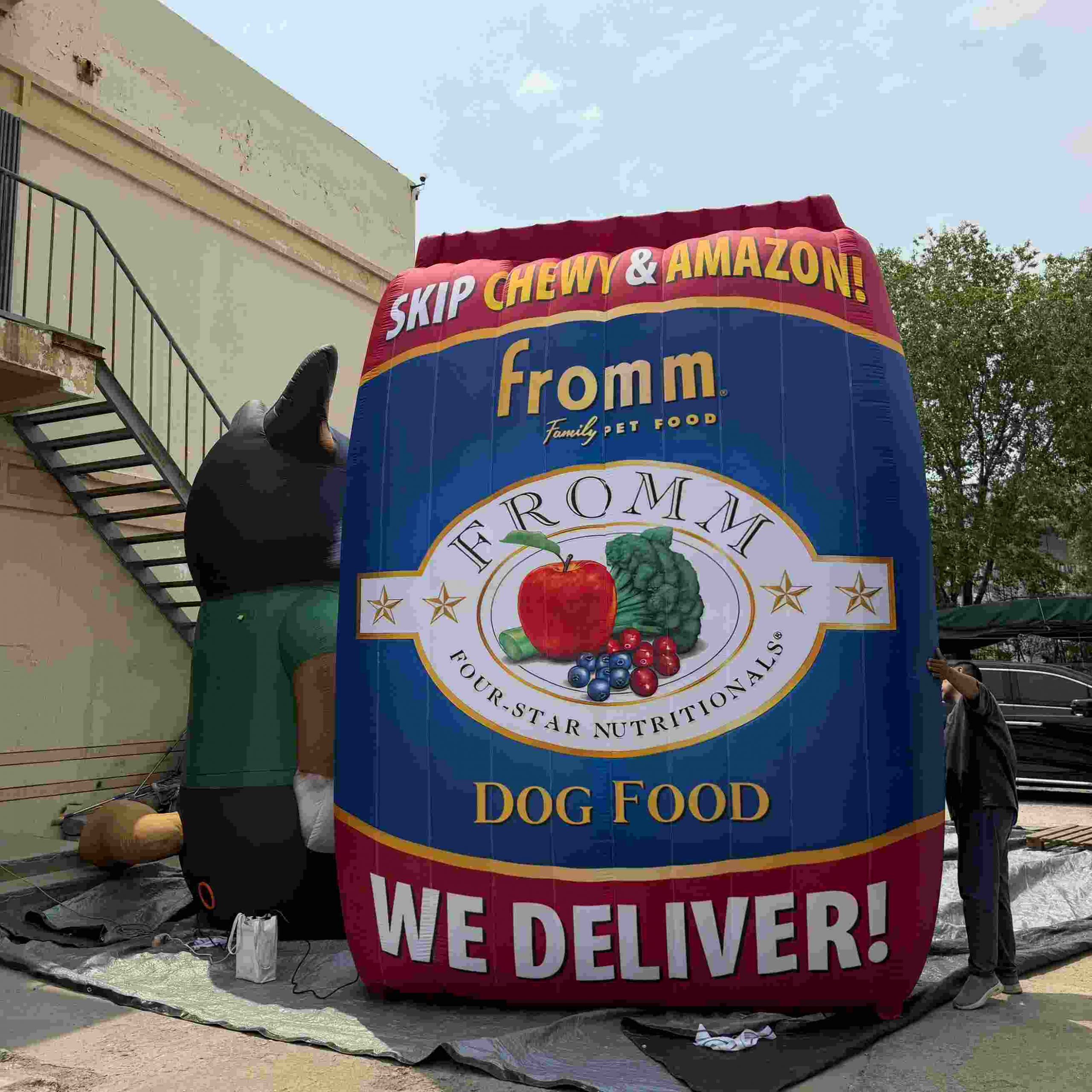 Inflatable Advertising vs Traditional Signs Which Gets More Attention