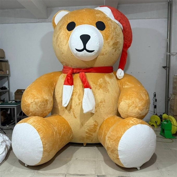 inflatable-christmas-bear
